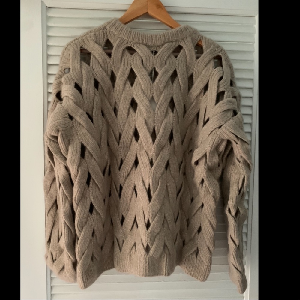 Jumper - Picture 2 of 4